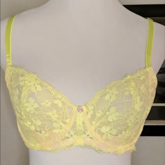 Victoria’s Secret very sexy lace bra 34DD - Picture 2 of 9